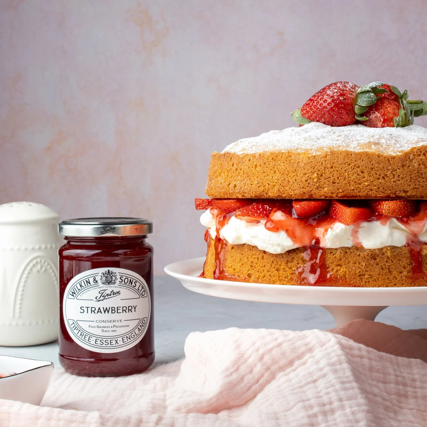 Tiptree Strawberry Preserve 340g